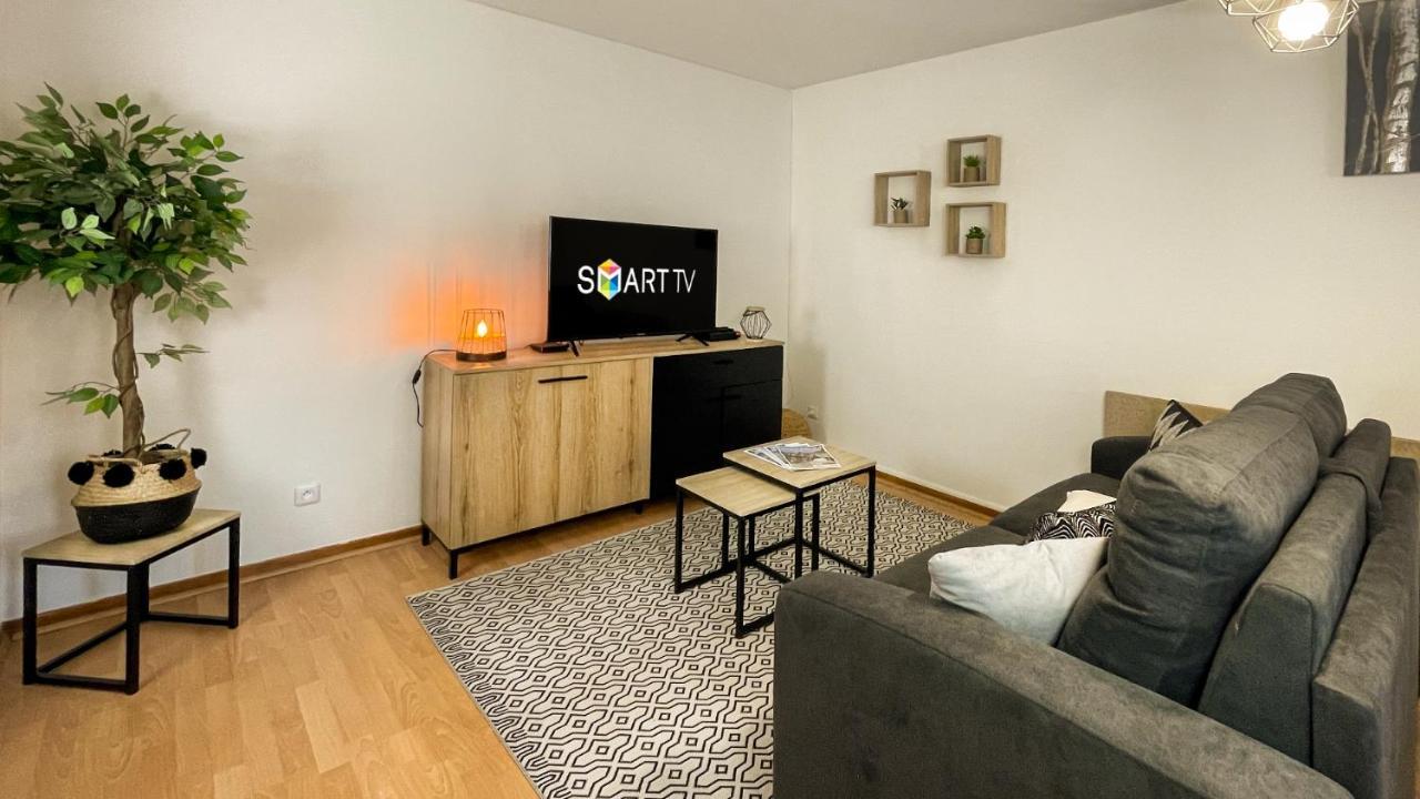 Homey Wood - New - Appartement Avec Une Chambre - Parking Prive Gratuit - Balcon Prive - A 5 Min De La Gare Pour Rejoindre Geneve Annemasse Ngoại thất bức ảnh