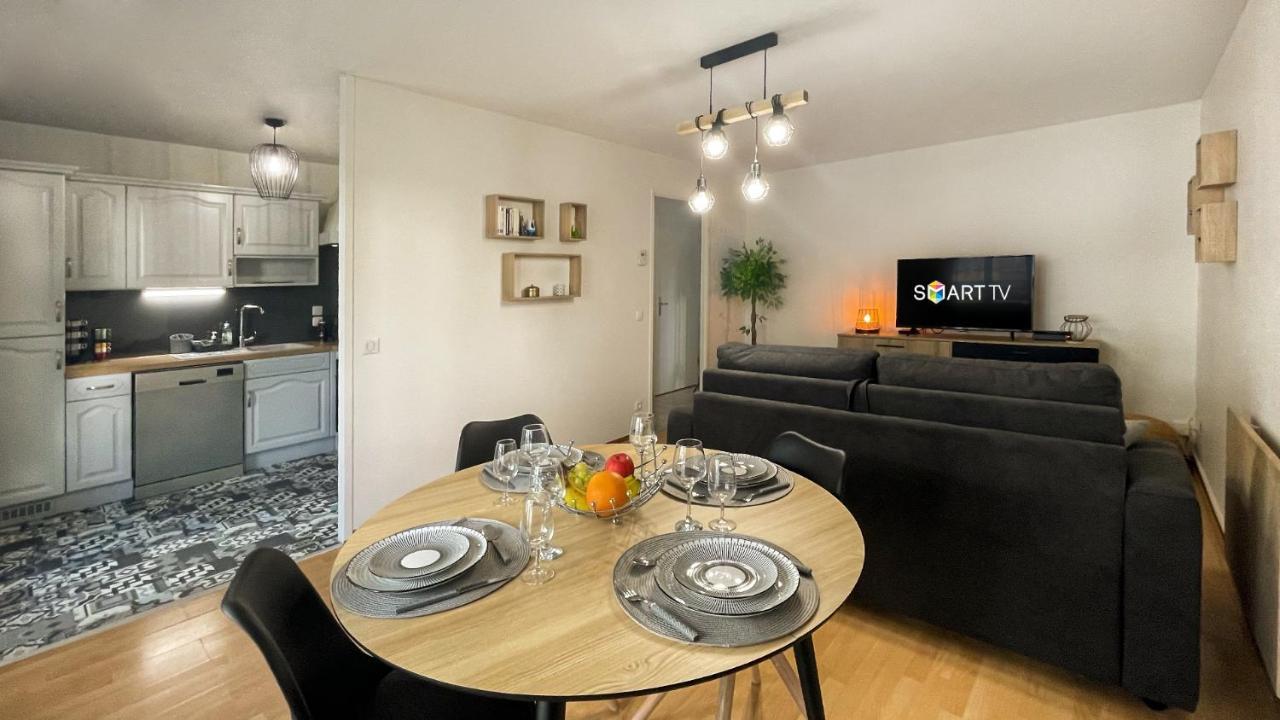 Homey Wood - New - Appartement Avec Une Chambre - Parking Prive Gratuit - Balcon Prive - A 5 Min De La Gare Pour Rejoindre Geneve Annemasse Ngoại thất bức ảnh