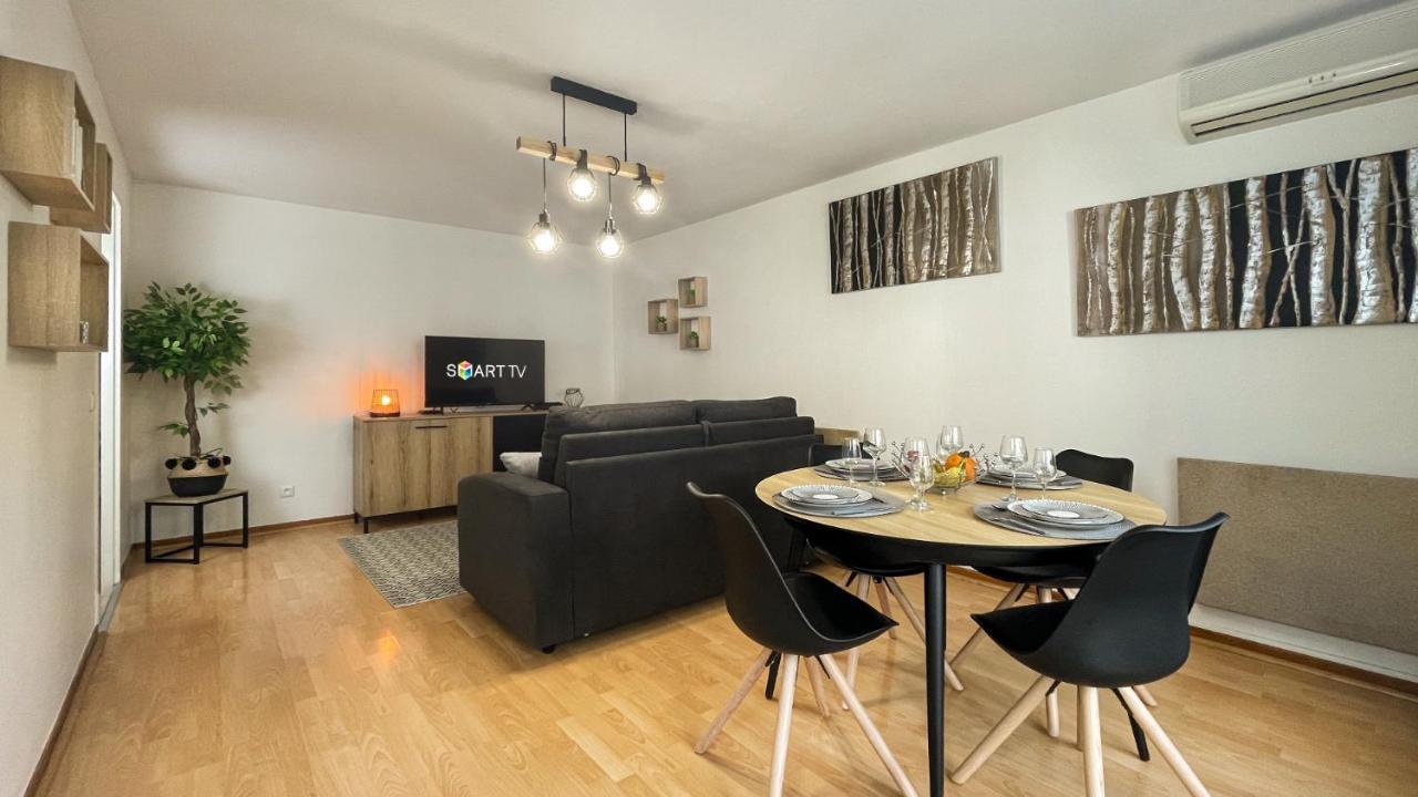 Homey Wood - New - Appartement Avec Une Chambre - Parking Prive Gratuit - Balcon Prive - A 5 Min De La Gare Pour Rejoindre Geneve Annemasse Ngoại thất bức ảnh